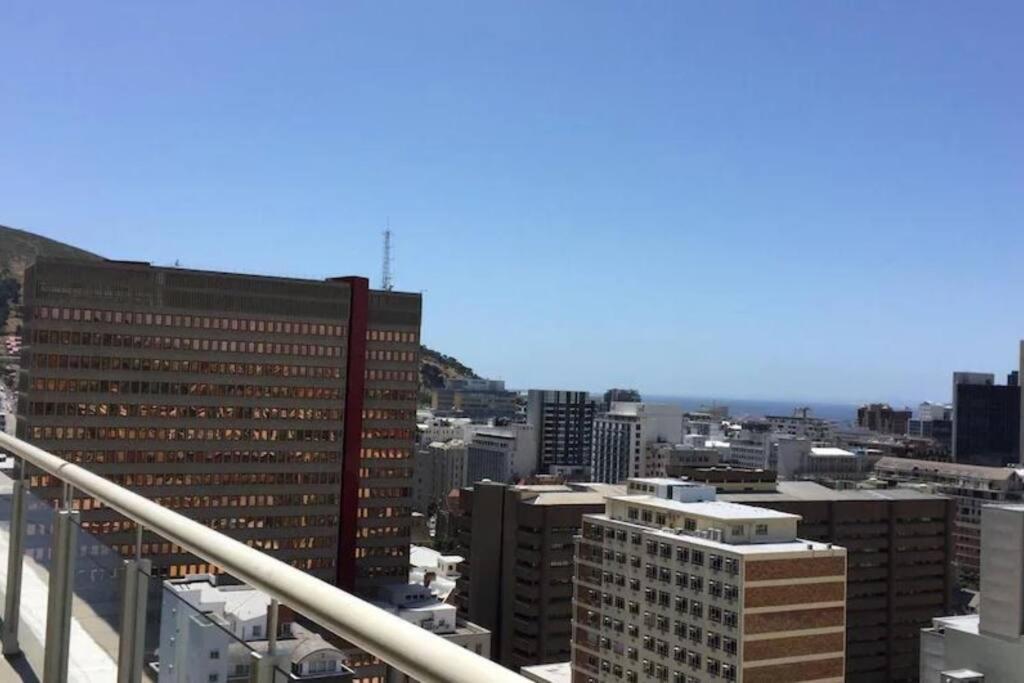 Modern, Trendy And Comfortable 2 Bedroom Apartment In Cape Town Bagian luar foto