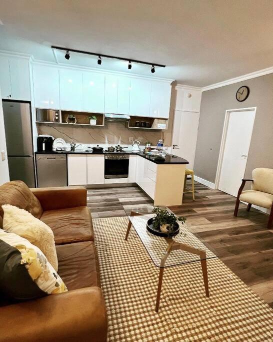 Modern, Trendy And Comfortable 2 Bedroom Apartment In Cape Town Bagian luar foto