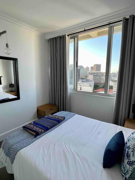 Modern, Trendy And Comfortable 2 Bedroom Apartment In Cape Town Bagian luar foto
