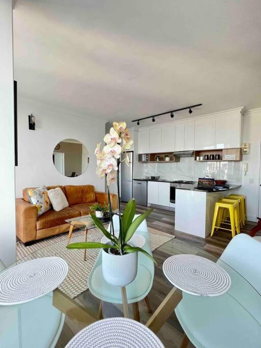 Modern, Trendy And Comfortable 2 Bedroom Apartment In Cape Town Bagian luar foto