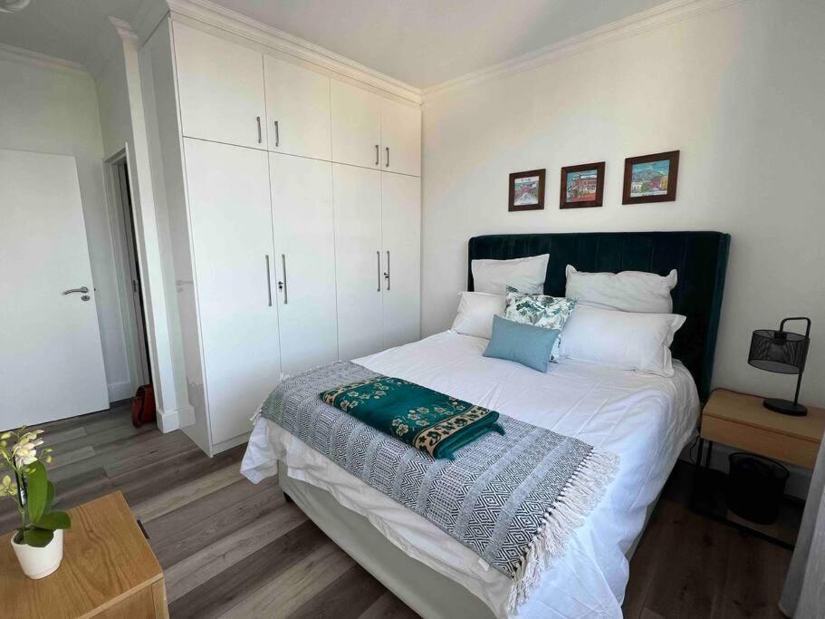 Modern, Trendy And Comfortable 2 Bedroom Apartment In Cape Town Bagian luar foto