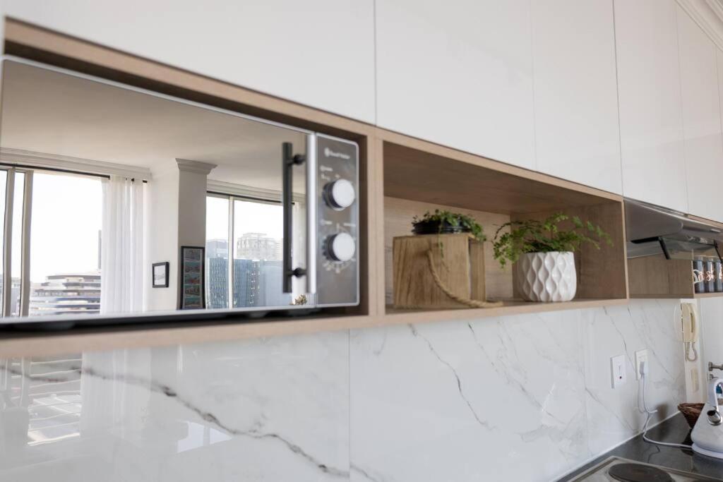 Modern, Trendy And Comfortable 2 Bedroom Apartment In Cape Town Bagian luar foto