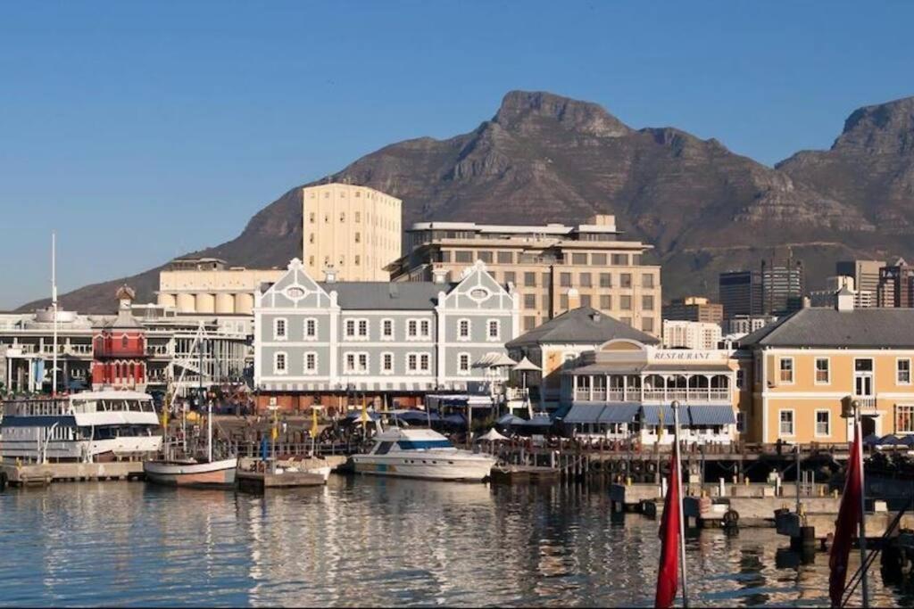 Modern, Trendy And Comfortable 2 Bedroom Apartment In Cape Town Bagian luar foto